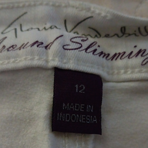 Gloria Vanderbilt Women's White Skinny Jeans with Floral Design - Picture 5 of 7